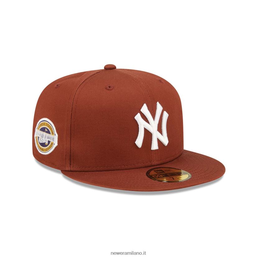 New Era Z282J21066 New York Yankees patch marrone scuro 59fifty cappellino aderente