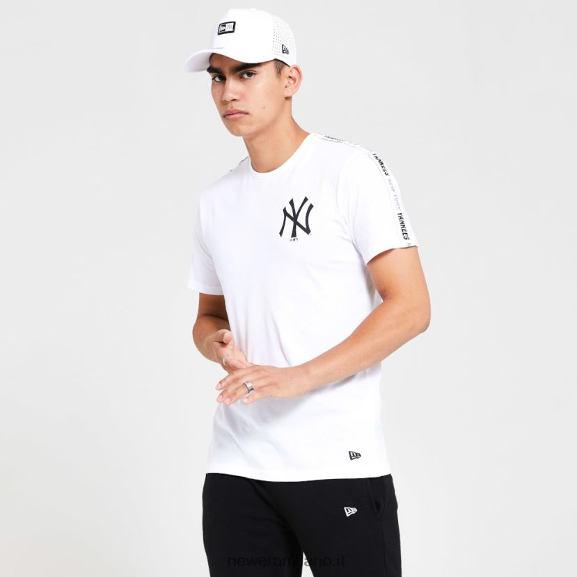 New Era Z282J23035 t-shirt bianca con nastro adesivo sulle maniche dei New York Yankees
