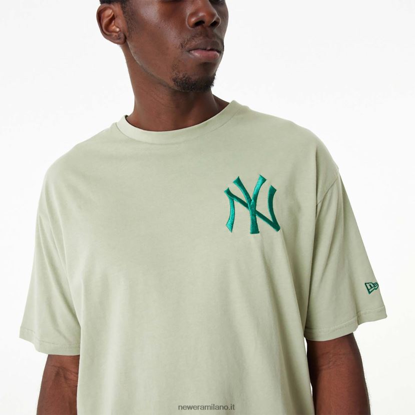 New Era Z282J23084 t-shirt kaki slavata con logo ricamato dei new york yankees mlb